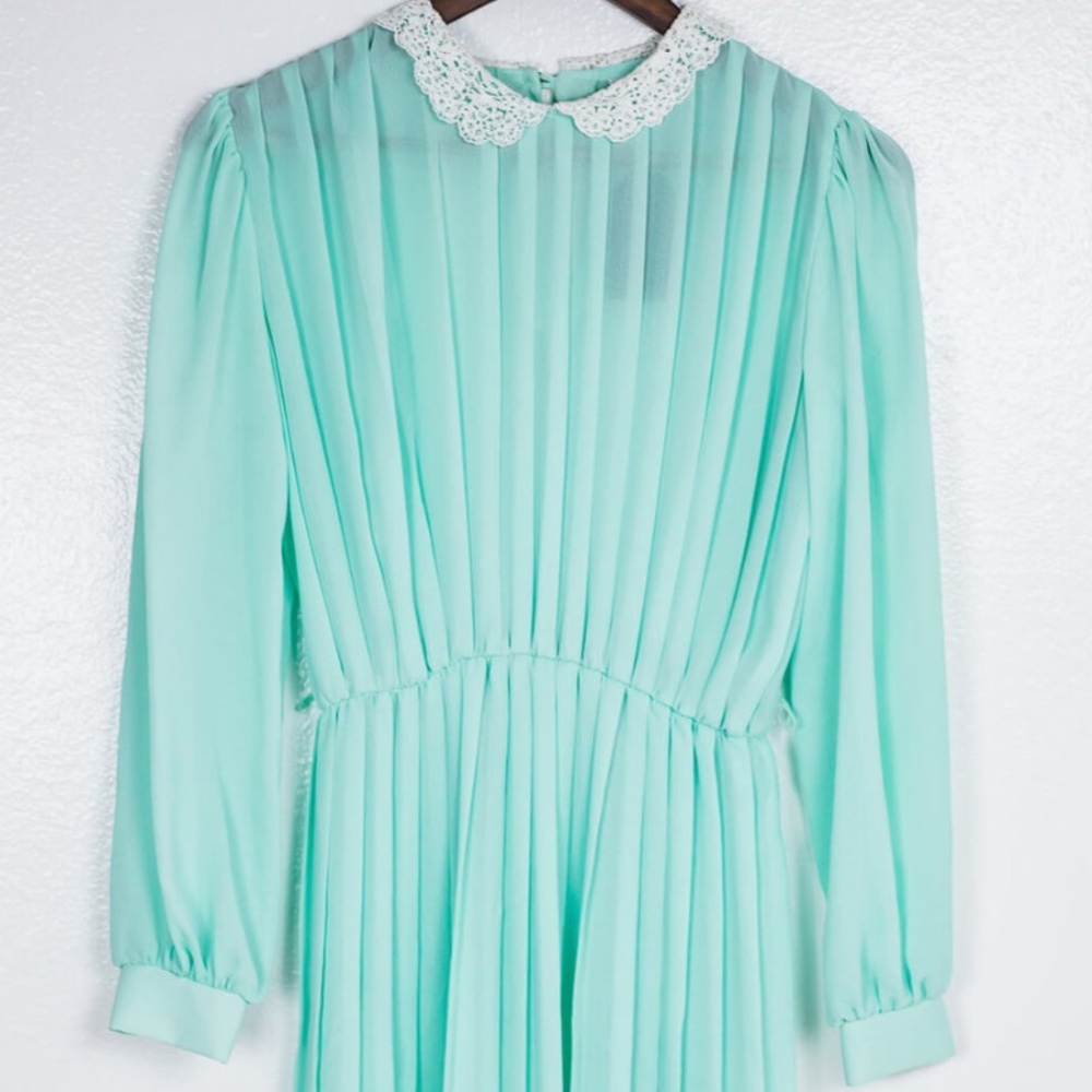 Mint long sleeve midi dress with lace collar